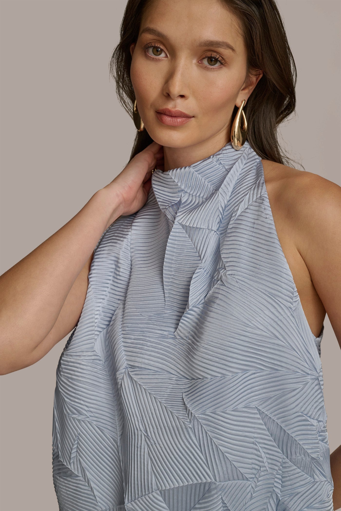Donna Karan | TEXTURED TOP WITH ANGLED HEM