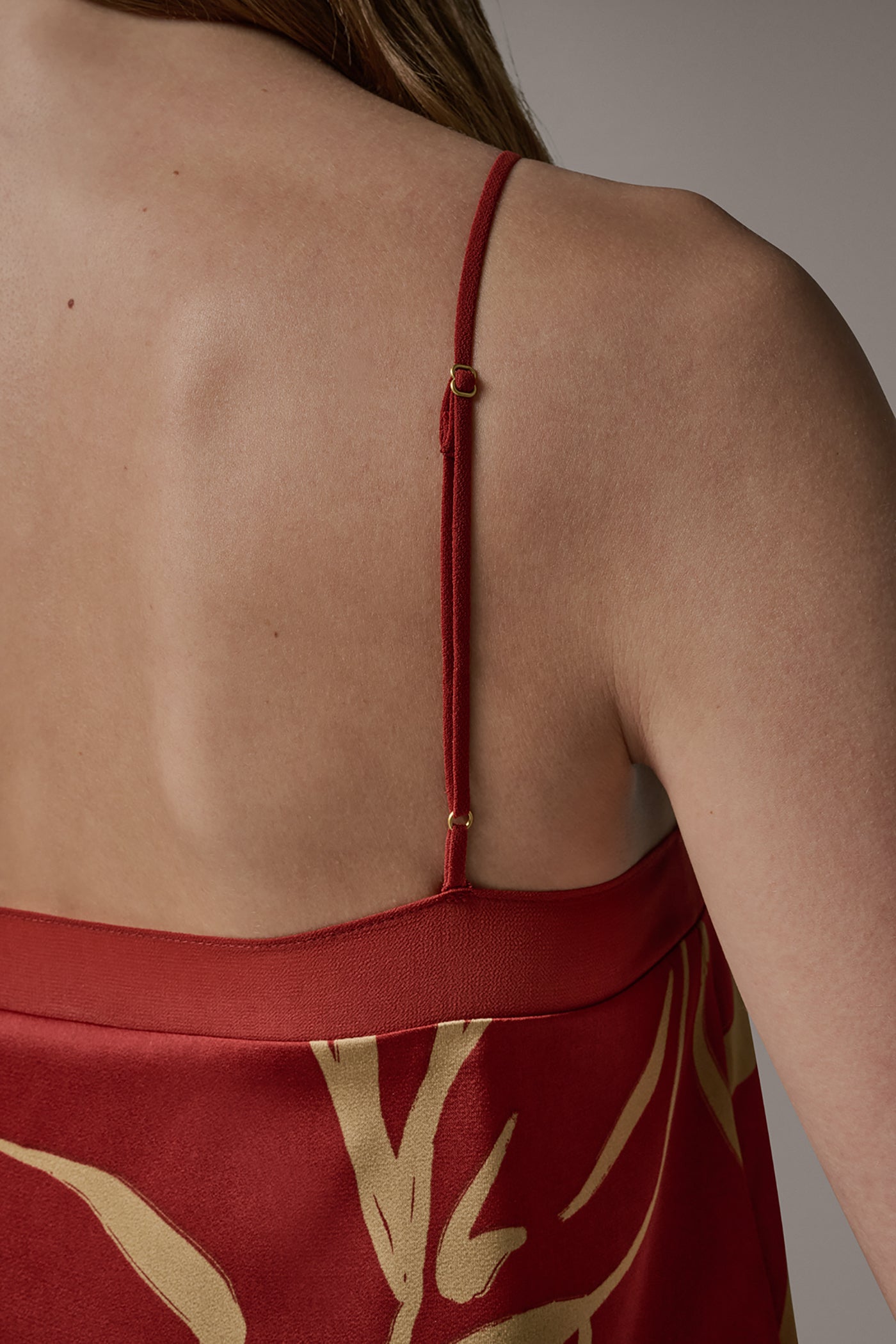 Donna Karan | SLEEVELESS V-NECK PRINT CAMI