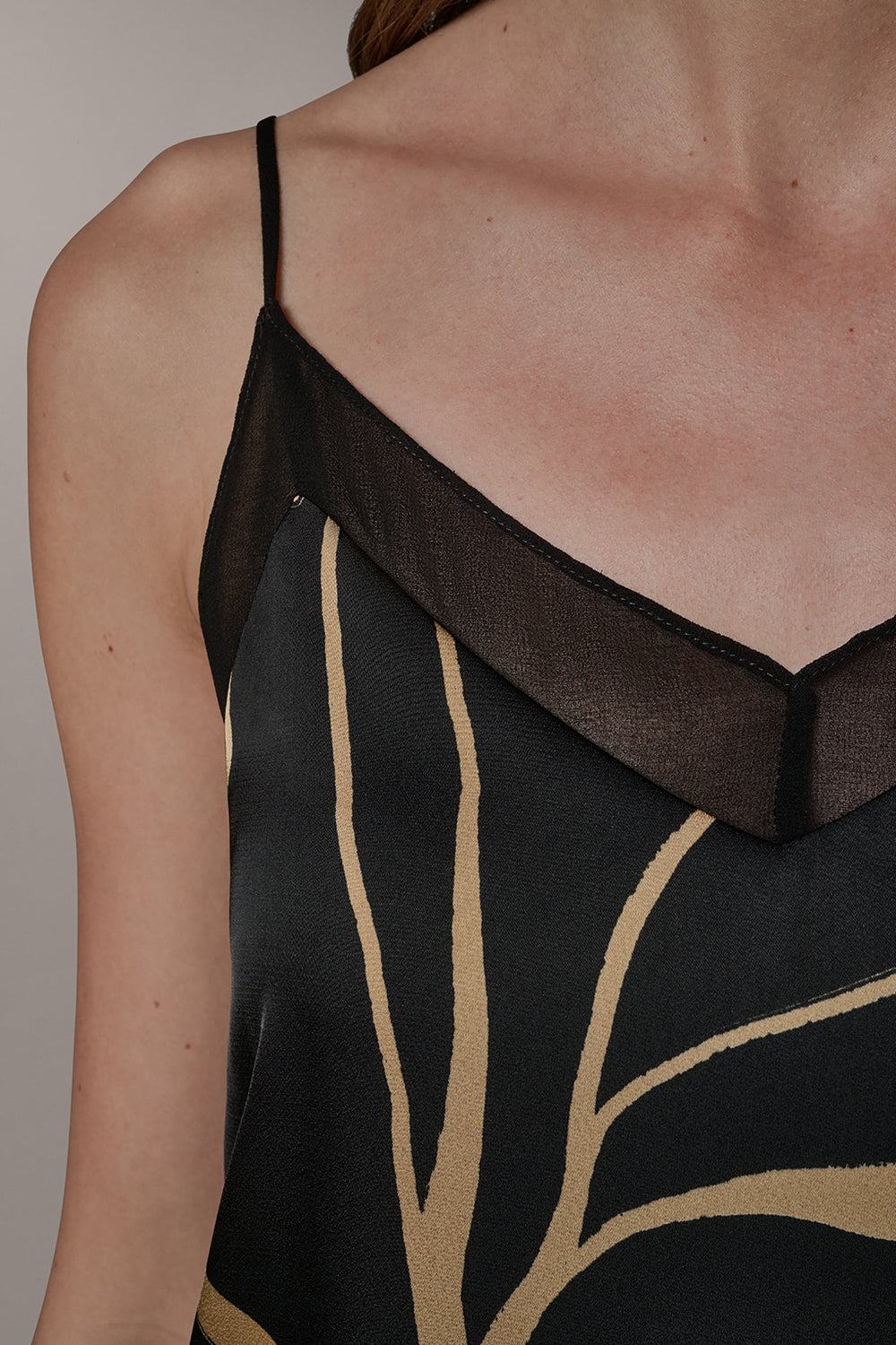 Donna Karan | SLEEVELESS V-NECK PRINT CAMI