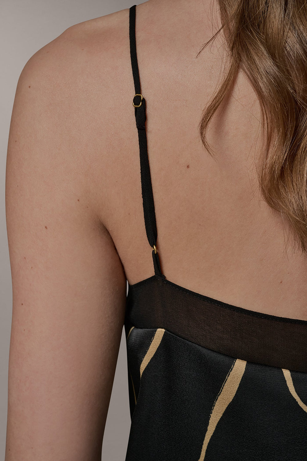 Donna Karan | SLEEVELESS V-NECK PRINT CAMI