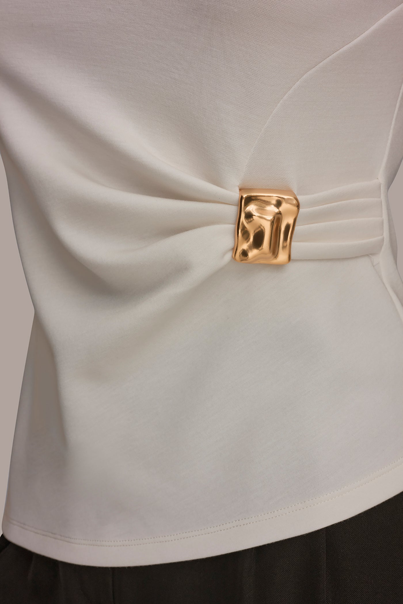 Donna Karan | ASYMMETRIC HEM BLOUSE