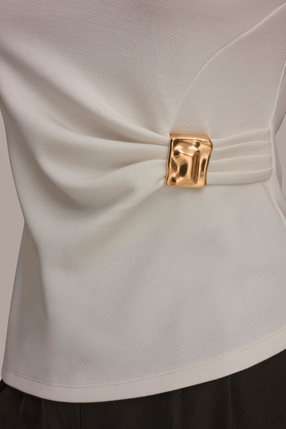 Donna Karan | ASYMMETRIC HEM BLOUSE