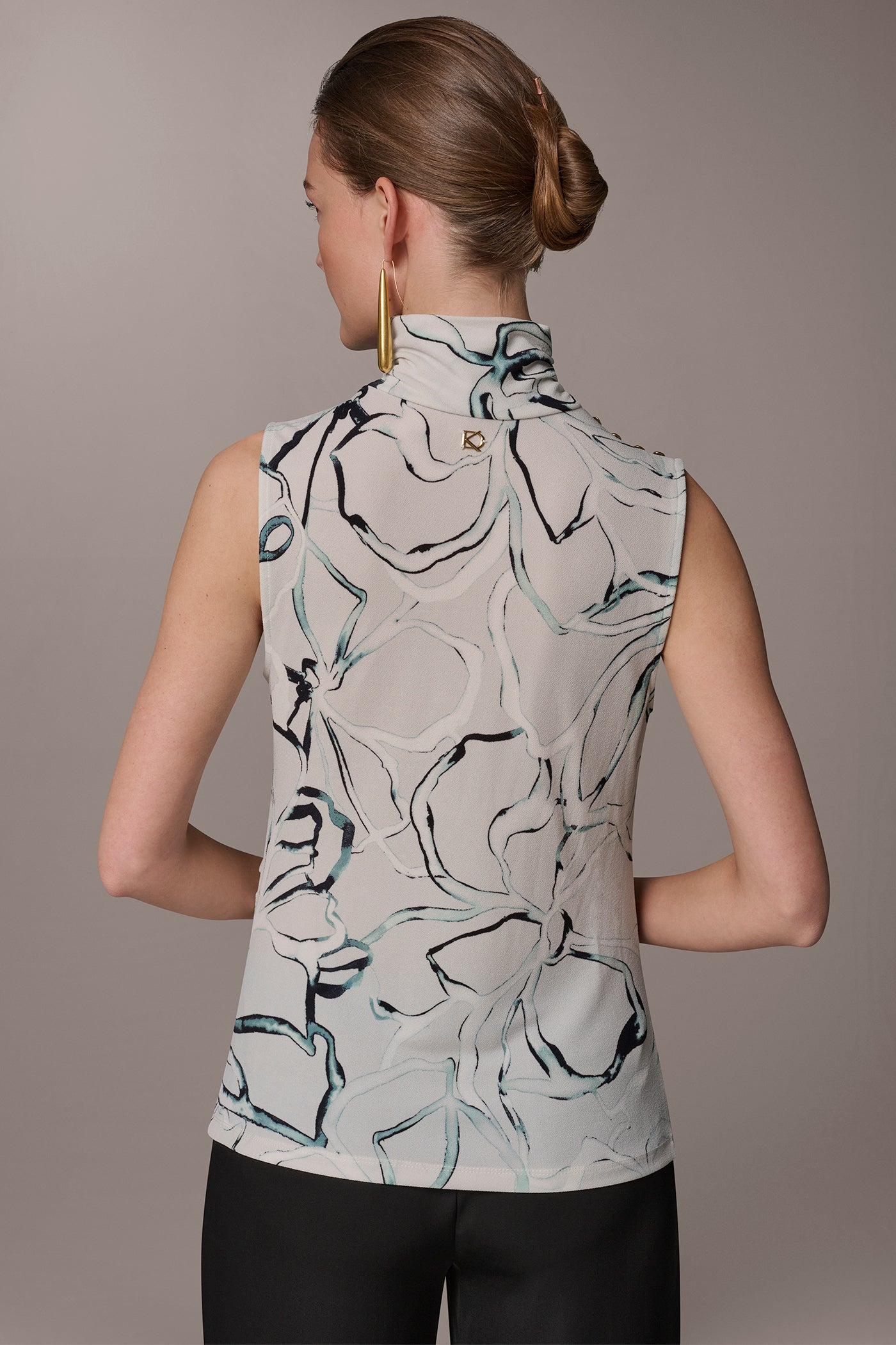 Donna Karan | BUTTON SHOULDER BLOUSE