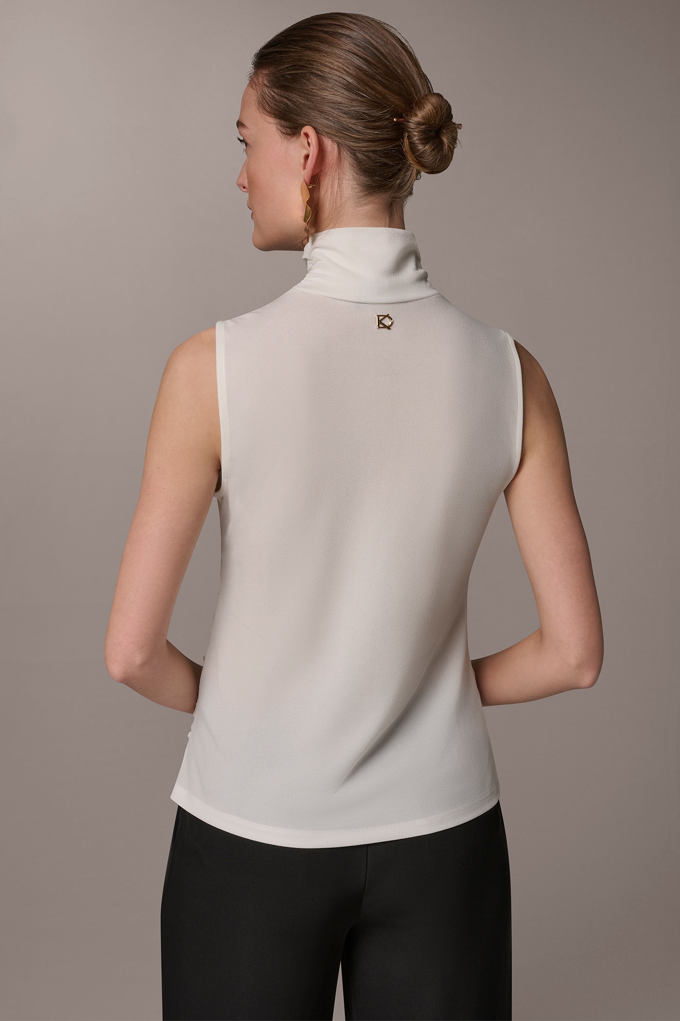 Donna Karan | BUTTON SHOULDER BLOUSE