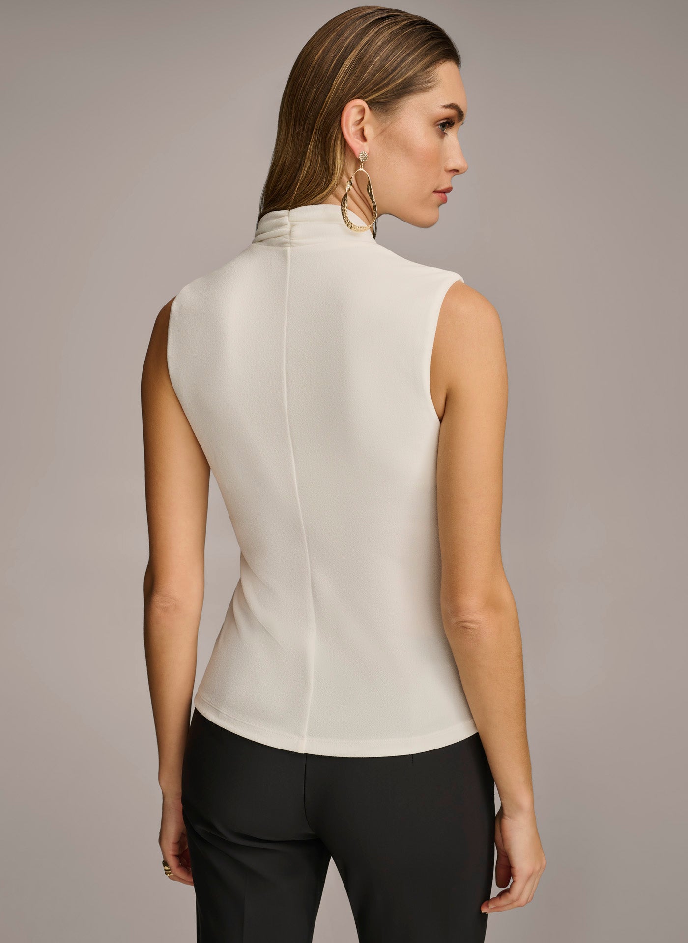 Donna Karan | V NECK WITH HARDWARE AND RUCHED DETAIL