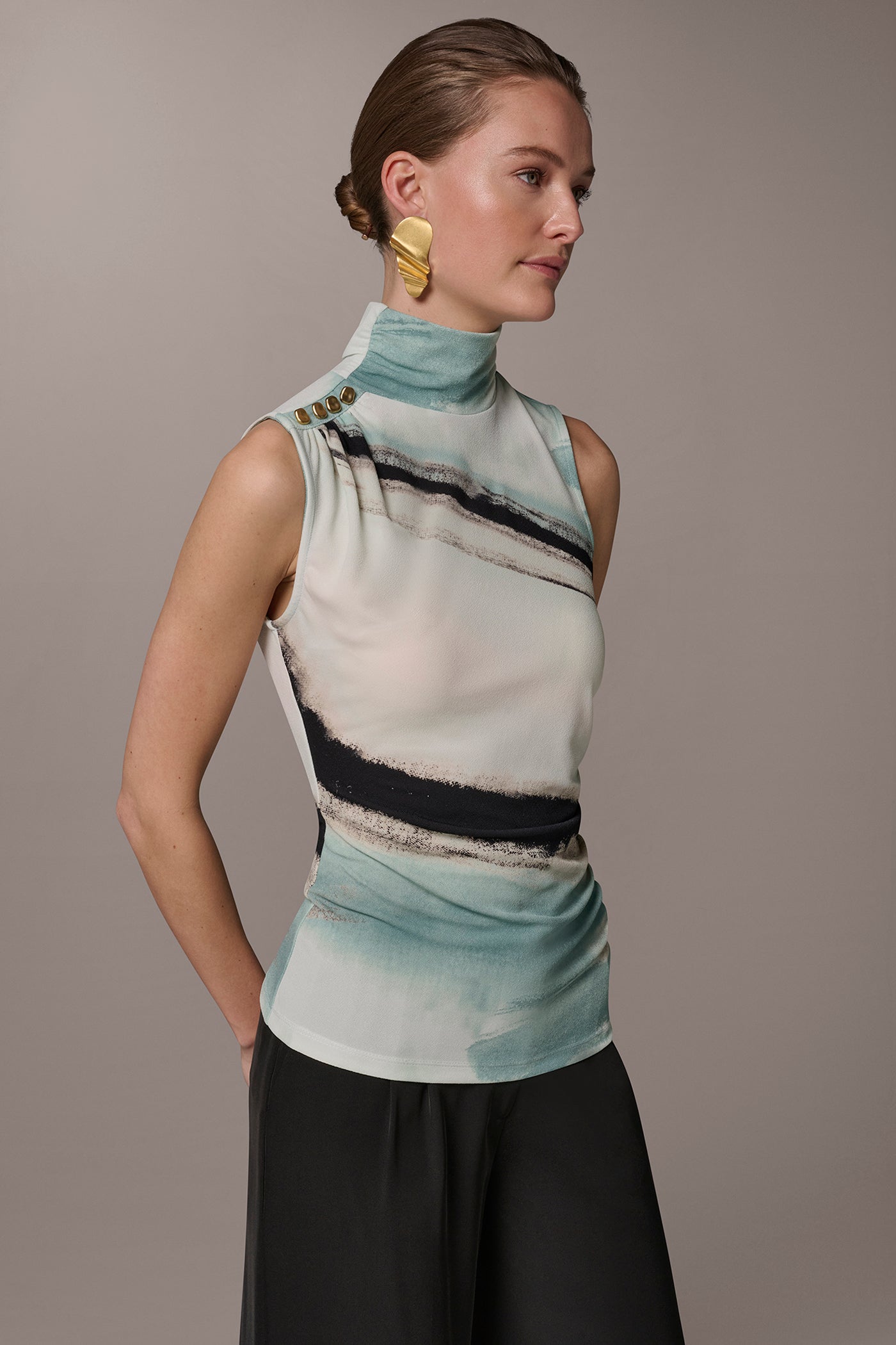 Donna Karan | PRINTED BUTTON SHOULDER BLOUSE