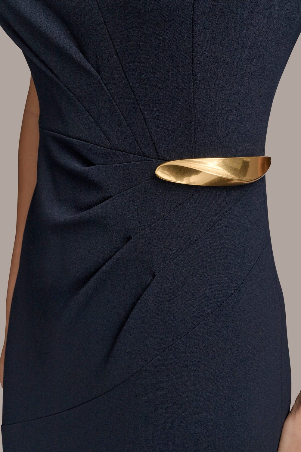 Donna Karan | SLEEVELESS PLEATED MIDI SHEATH DRESS
