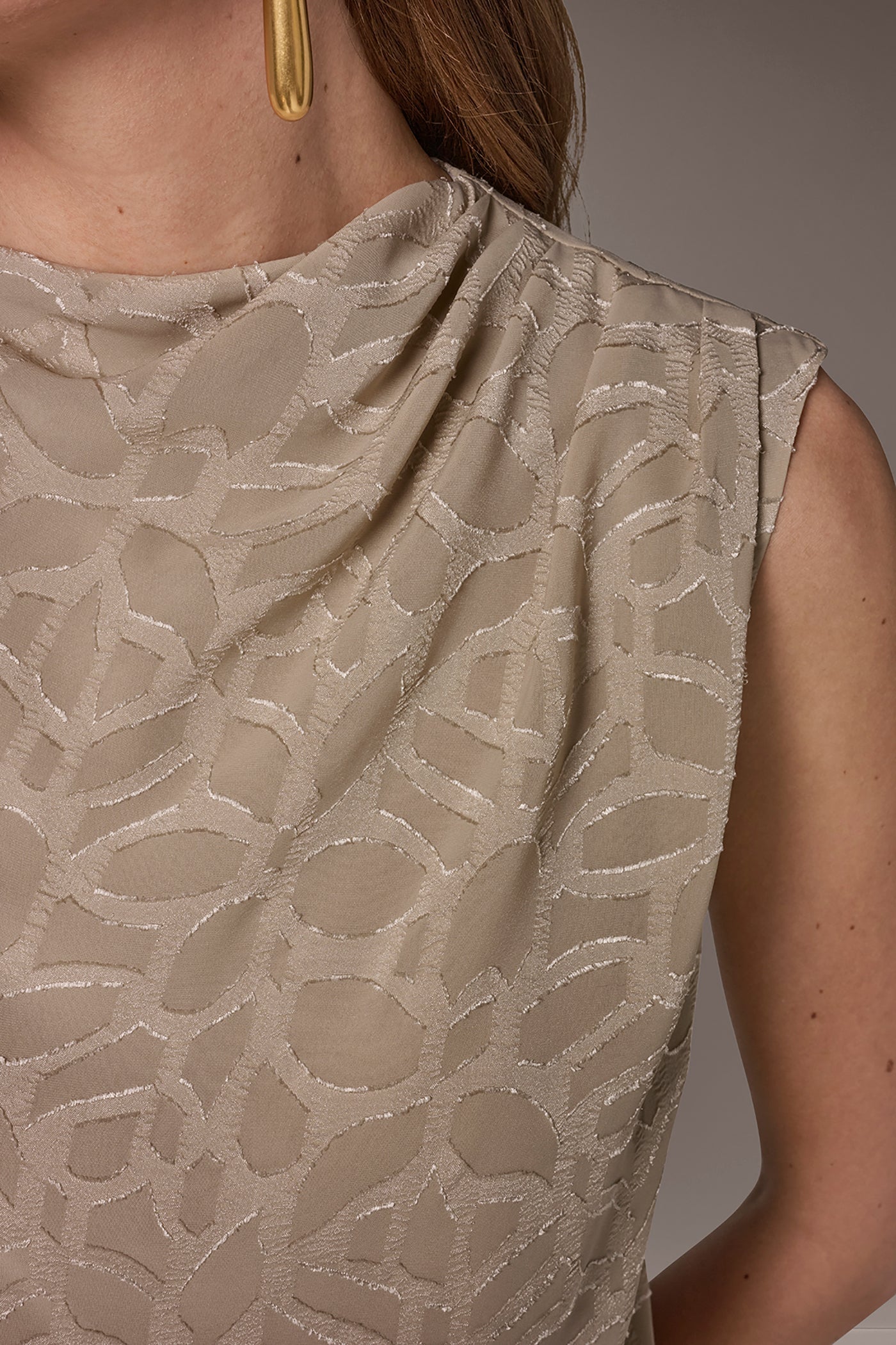 Donna Karan | JACQUARD HIGH MOCK NECK BLOUSE