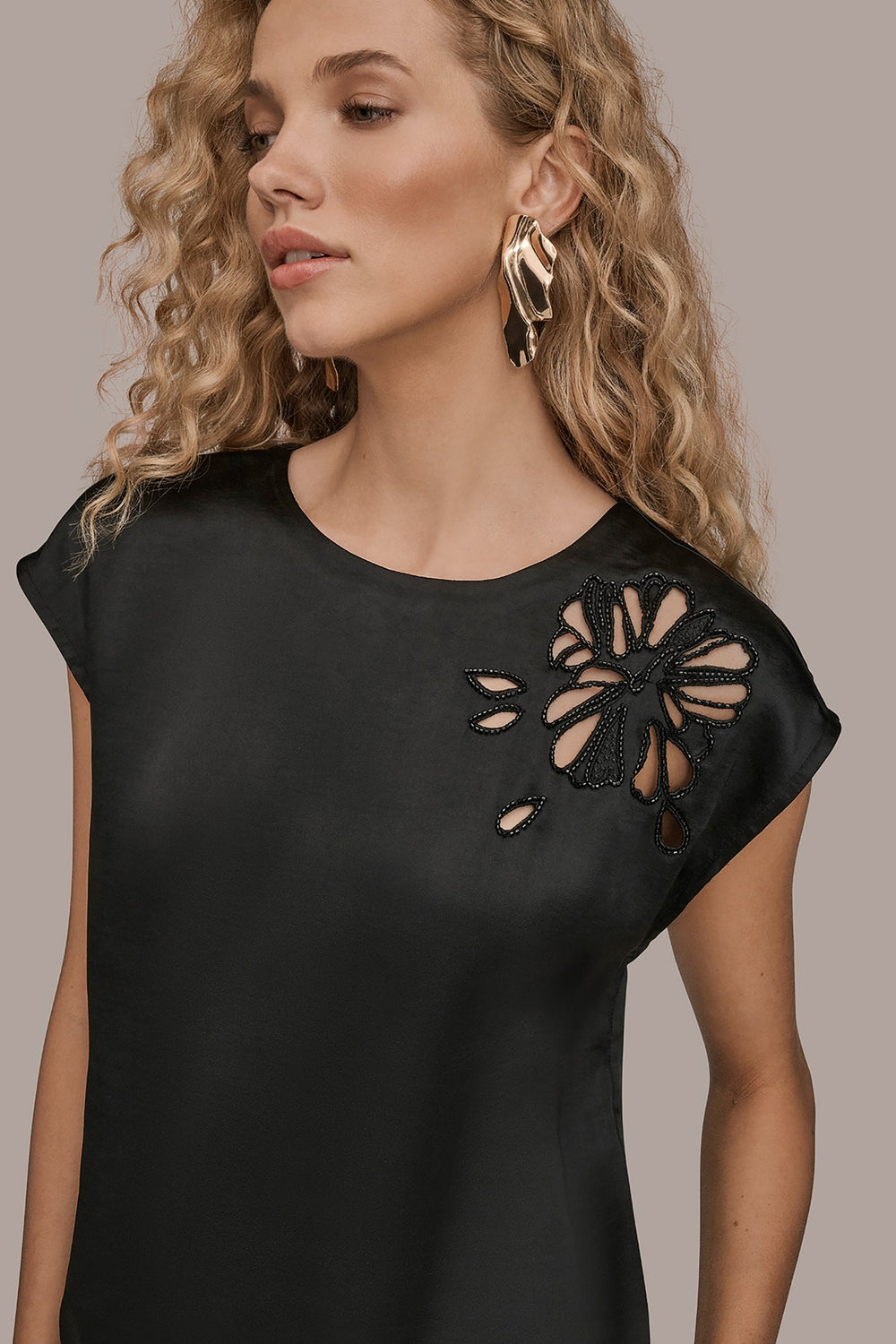 Donna Karan | FLORAL-EMBROIDERED BLOUSE