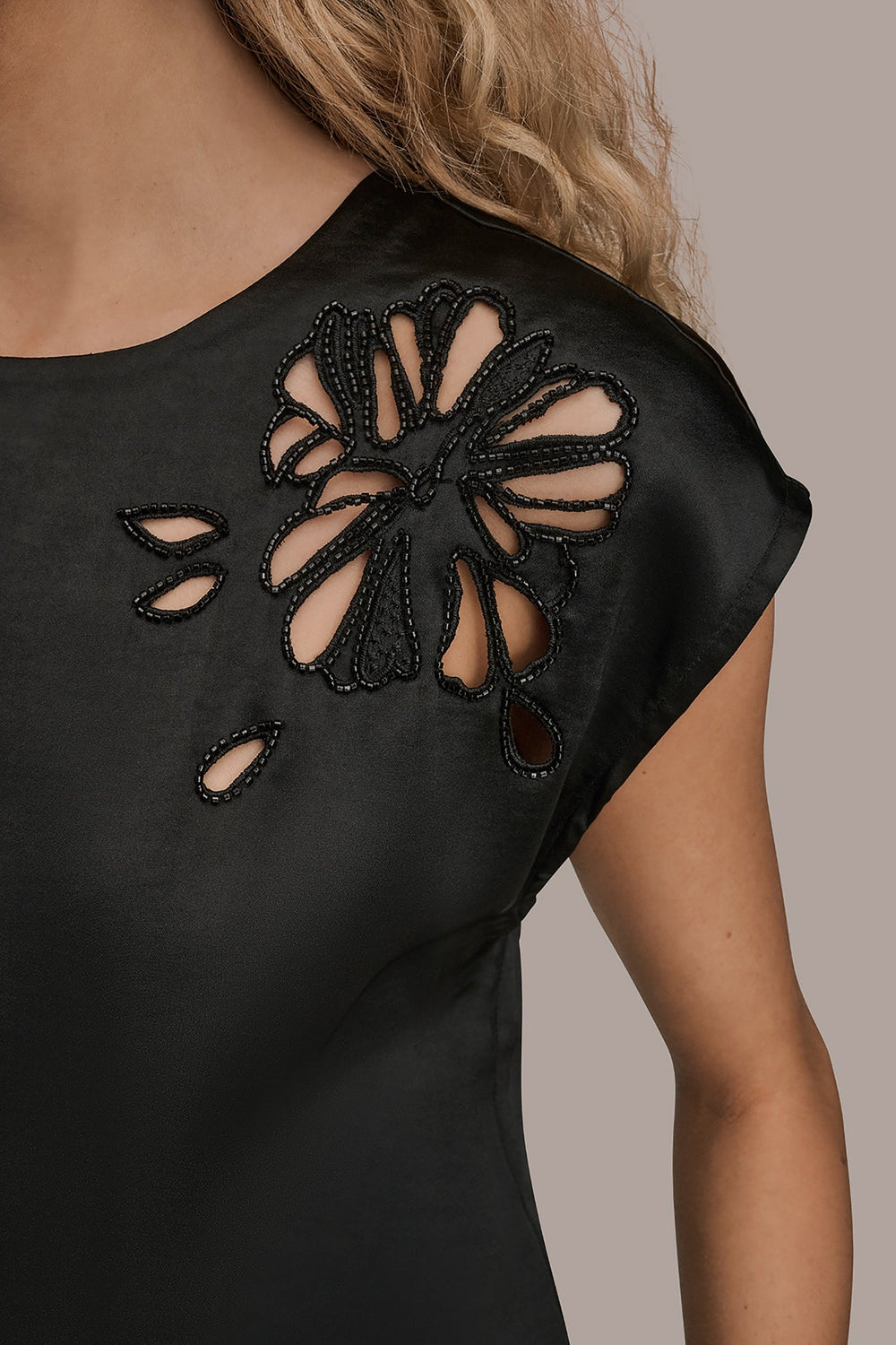 Donna Karan | FLORAL-EMBROIDERED BLOUSE