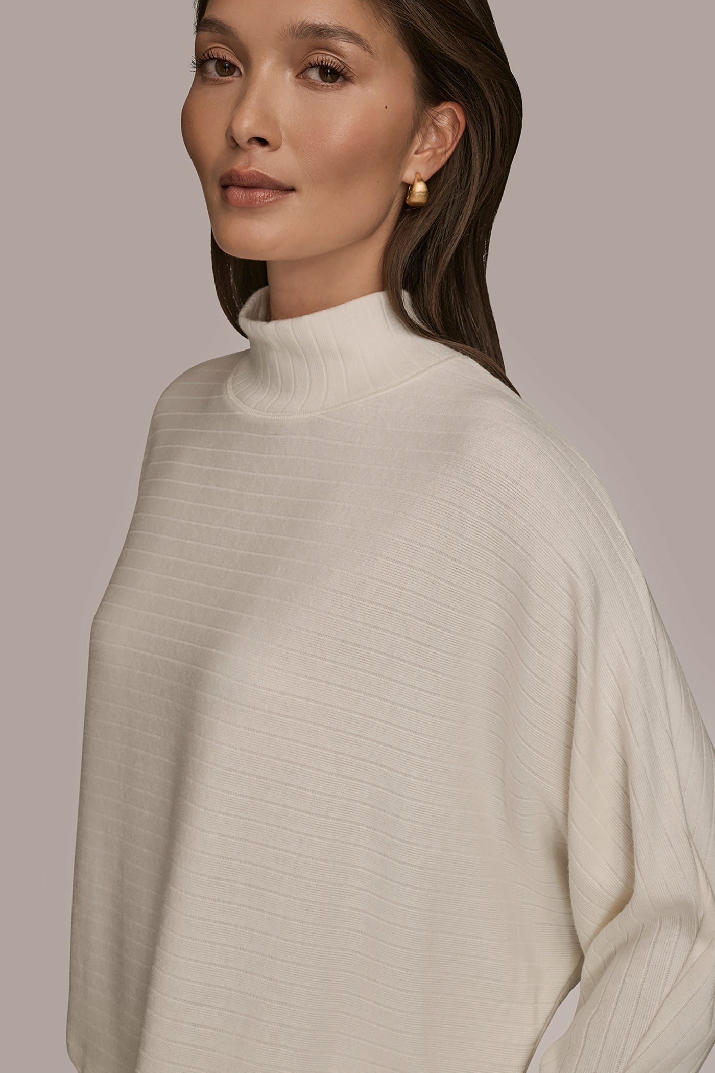Donna Karan | MOCK-NECK TOP