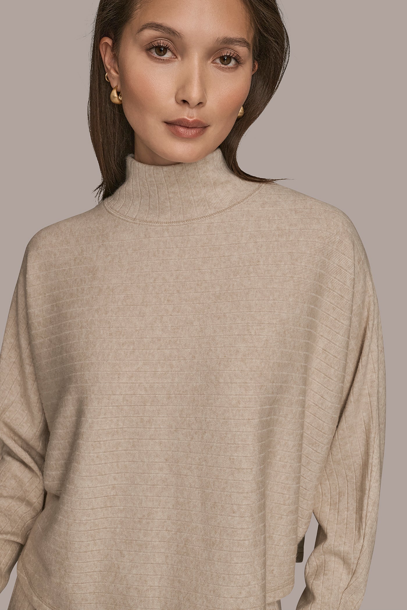 Donna Karan | MOCK-NECK TOP