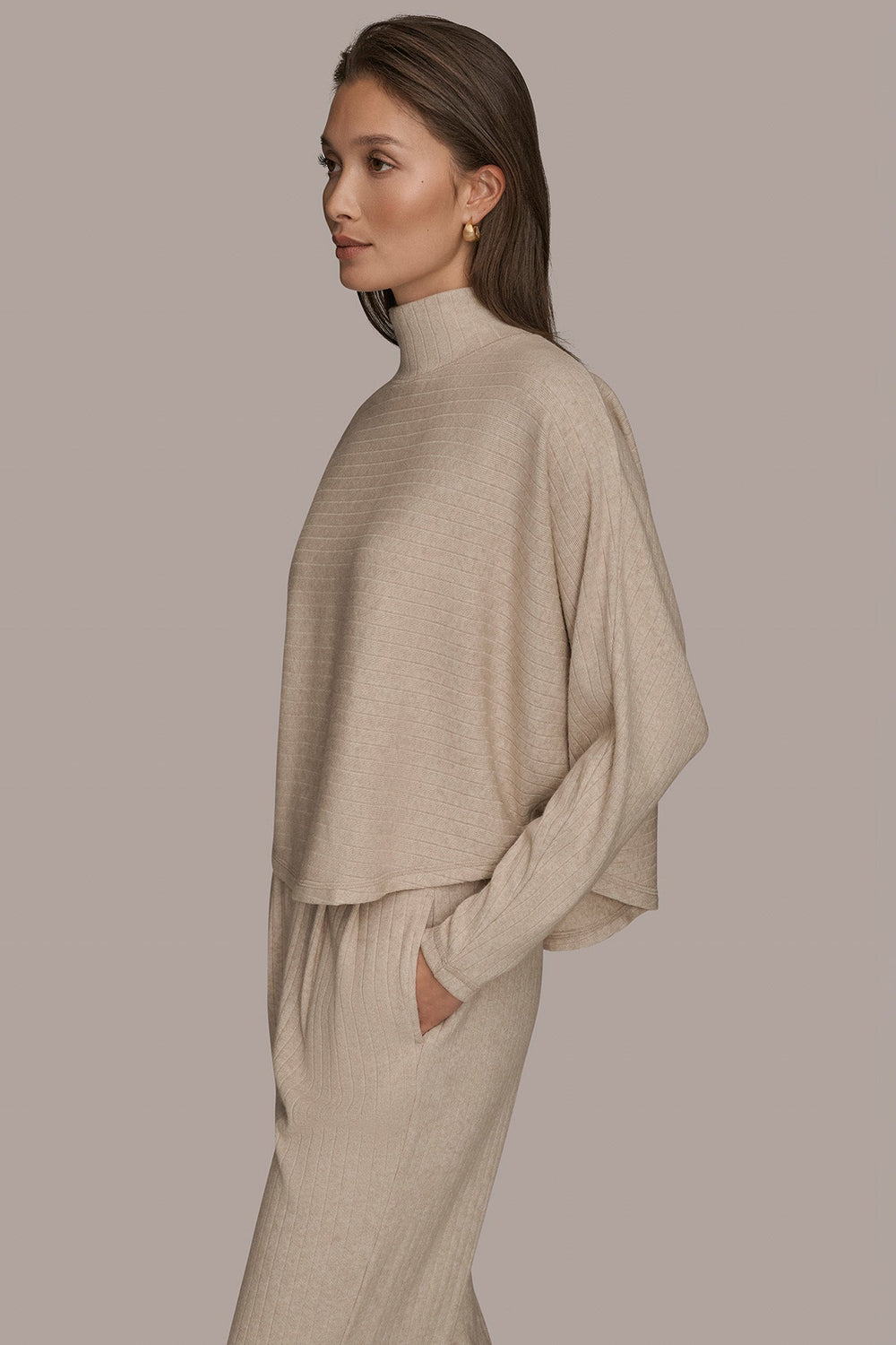 Donna Karan | MOCK-NECK TOP